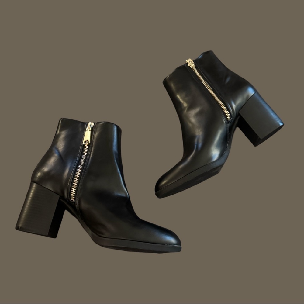 H & M Women’s Heel Zipper Booties